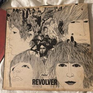 The greatest artist of all time !!! Beatles (((REVOLVER))) capital Records T2576